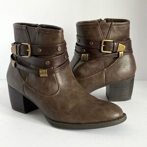 White Mountain 'Range' Women's Brown Ankle Boots Size 7.5 M